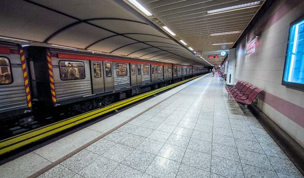 Athens launches 24-hour public transport every Saturday