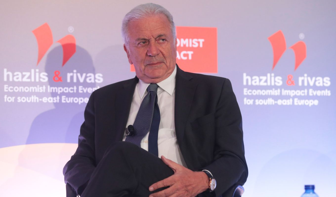 abramopoulos-synedrio-economist-esoteriki