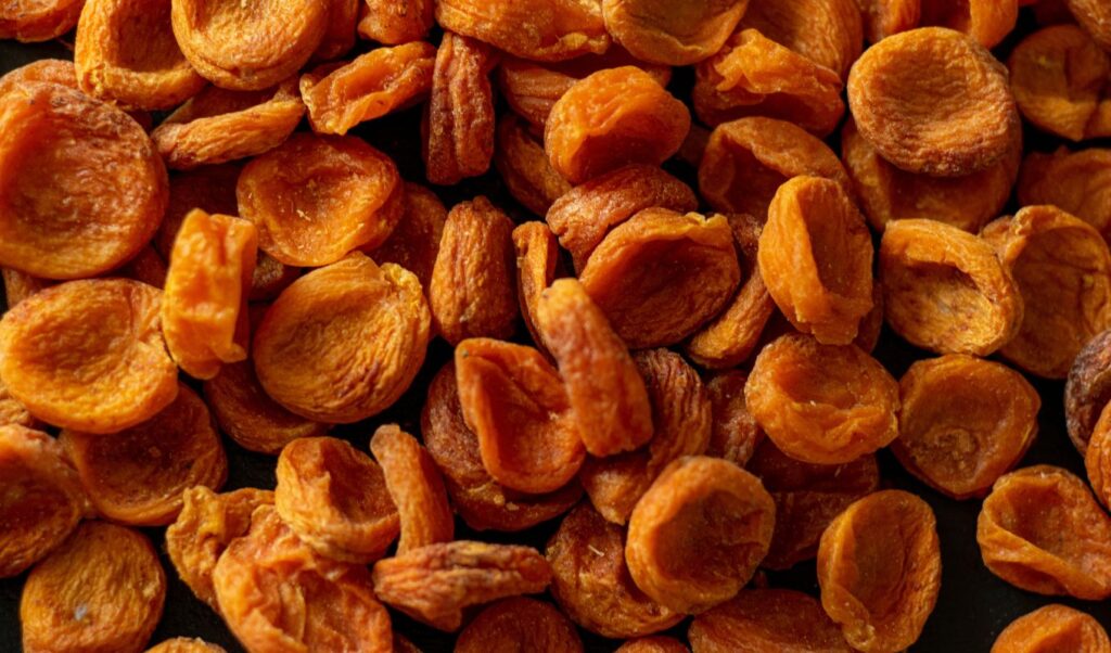 Warning! Greek food safety authority recalls dried apricots
