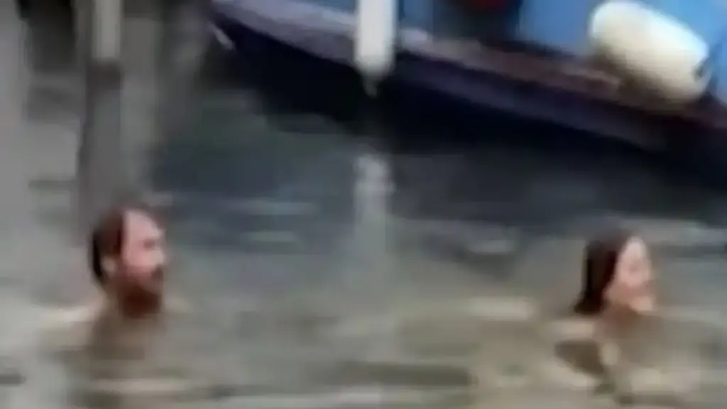 Venice tourists fined €390 for swimming in canal, ordered to leave Italy