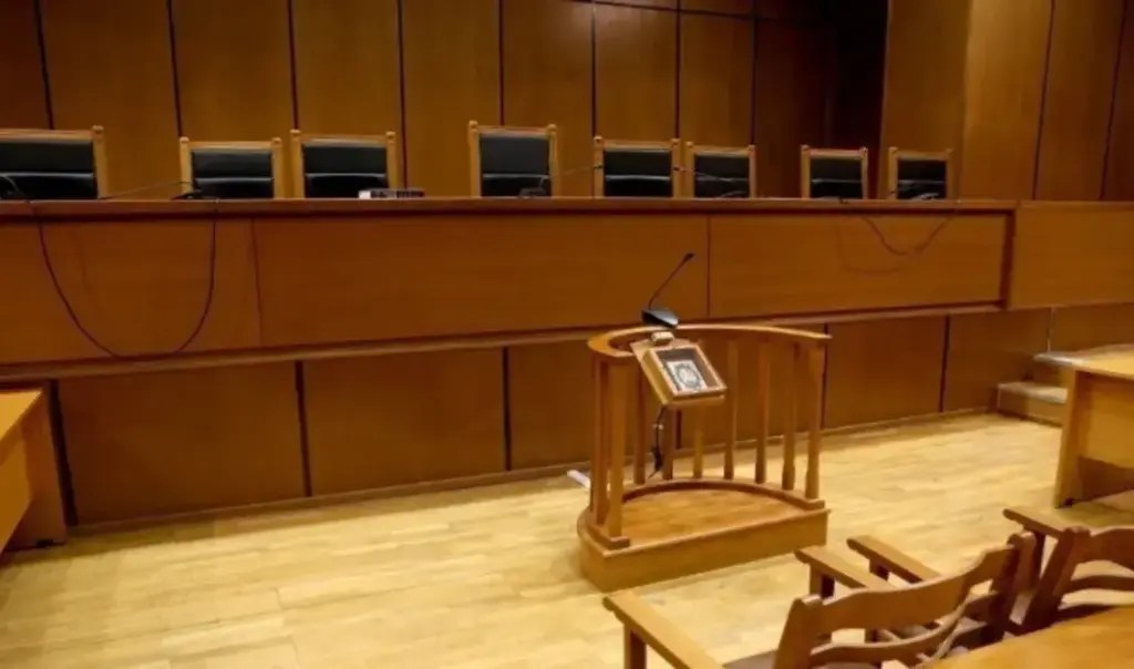 Rhodes teacher jailed for seducing 14-year-old student