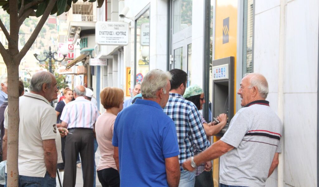 Working pensioners in Greece reach record participation with monthly increases up to €120