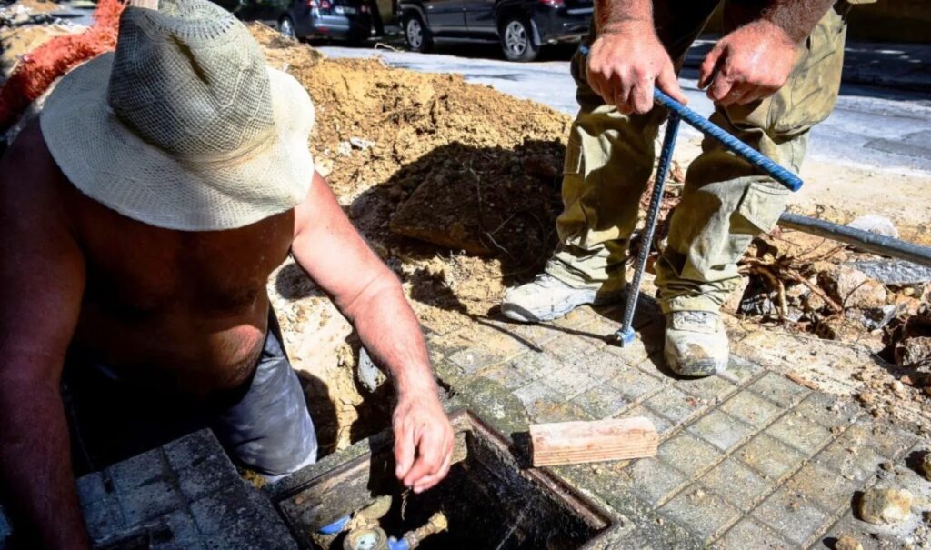 Municipal worker attacked in Greece: “He punched my chest – I feared for my life”