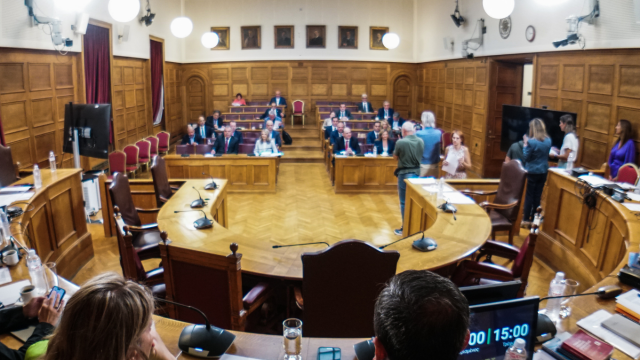 OPEKEPE: PASOK MPs demand immediate document submission before witness hearings