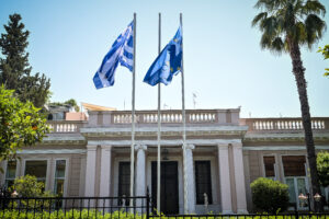 Greece-Cyprus electrical cable project faces setback: PM meeting
