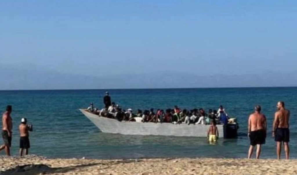 Crete migration crisis: 1,140 migrants overwhelm facilities