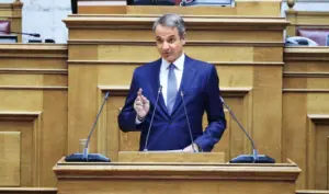 Mitsotakis’ strategy amid OPEKEPE scandal and party tensions
