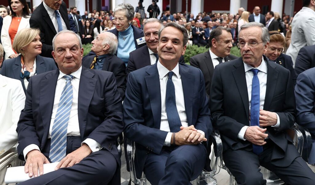 Government advisors urge Mitsotakis to extend olive branch to Karamanlis and Samaras