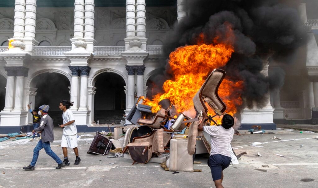 Nepal crisis erupts: Thousands of protesters took to the streets of Kathmandu again, fires to government buildings