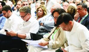 PASOK in crisis: Internal disputes over polls, coalitions
