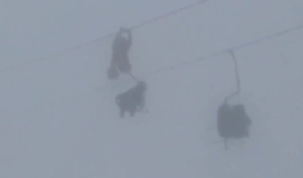 Russia cable car tragedy: Three dead, nine injured as tourists crash into rocks