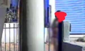 Shock in Spata: Naked exhibitionist harasses mothers and children