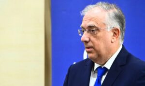Greek minister announces stable school supply prices, food cuts