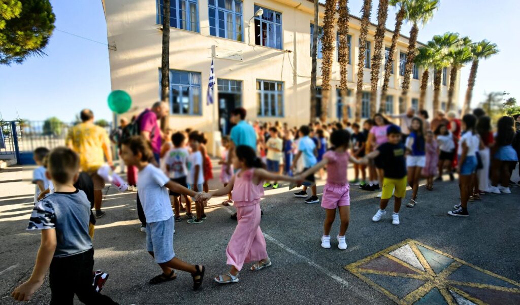 Greek school absence limits for 2025-2026: Rules for elementary, middle and high schools