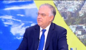 Greek minister warns supermarkets over code violations