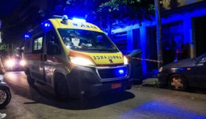 Fatal car crash in Piraeus: Passenger fights for life on ventilator