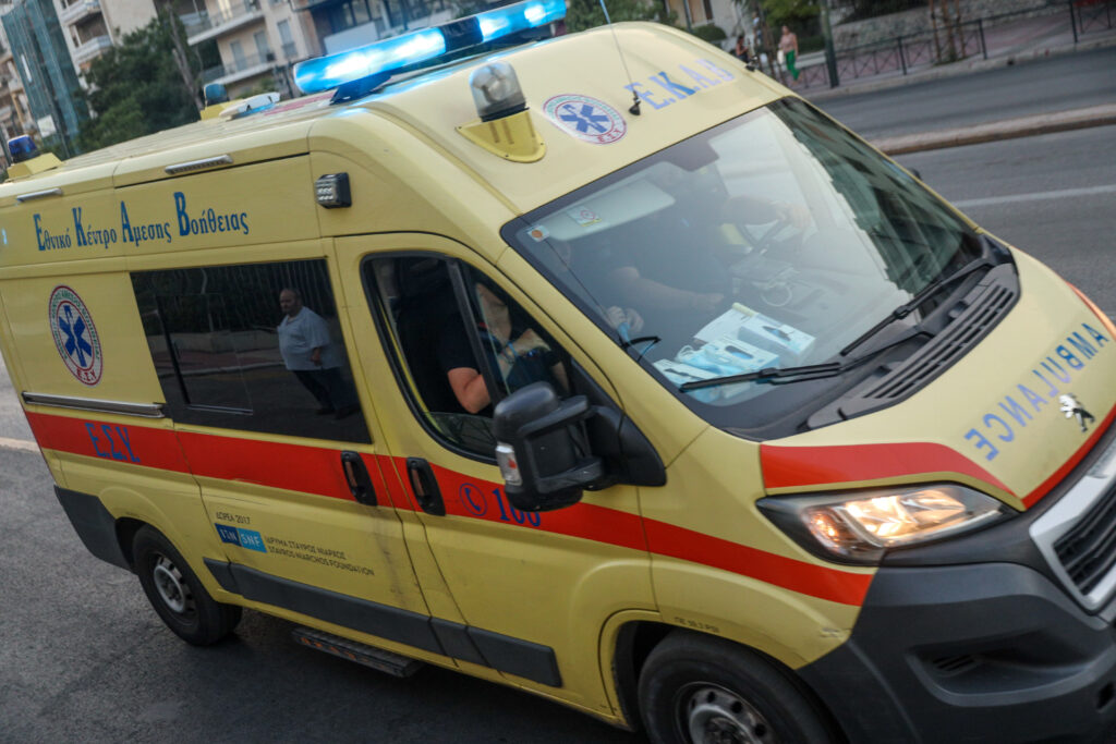 Mystery in Athens suburb: 26-year-old found bloodied in elevator