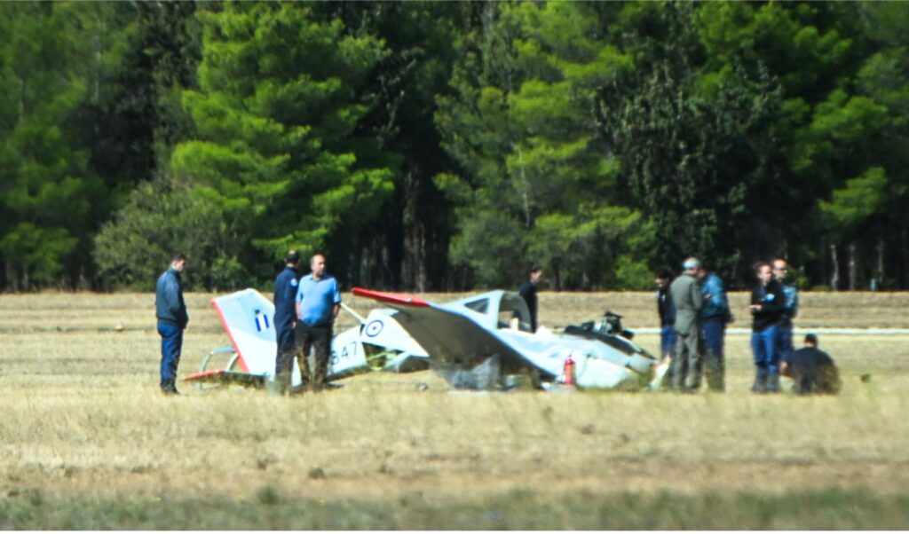 Training aircraft crashes at Tatoi: Two pilots seriously injured