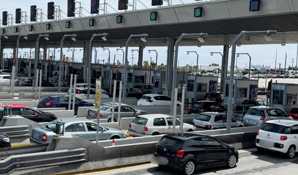 October 28th: Over 200,000 cars left Athens since Friday