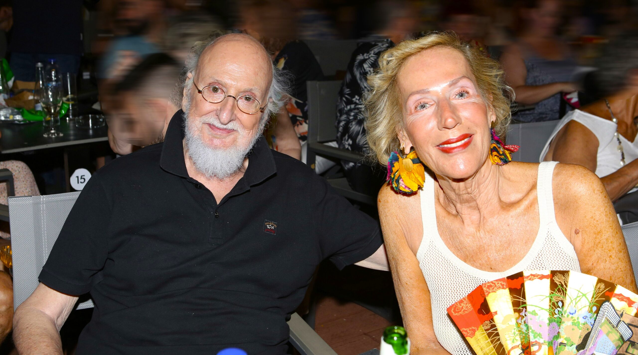 The ANT1 morning show revealed that in the last days of his life, Savvopoulos asked doctors to allow him to be discharged. 'In recent days he was asking his family and doctors to leave the hospital because on October 28 he had his wedding anniversary with his wife and wanted to celebrate it with their children and grandchildren'.