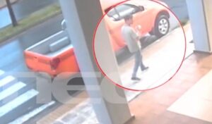 Double murder in Foinikounda: 22-year-old suspect caught on camera with sandwich and coffee at Kalamata bus station