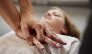 Dangerous intimate game in Crete turns criminal: Woman taught partner CPR for erotic asphyxiation safety