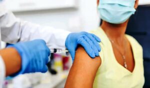 Greek health authority issues new COVID vaccine guidance for 2025-26