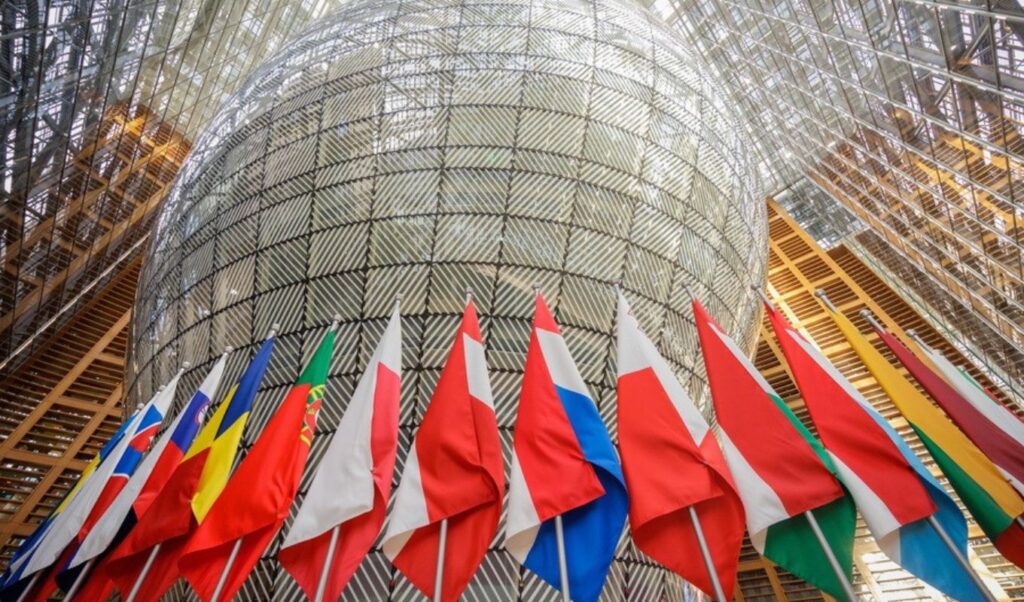 EU discusses complete ban on Russian gas and oil imports