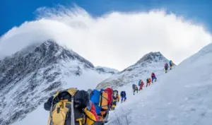 Everest blizzard traps hundreds of climbers at 16,000 feet