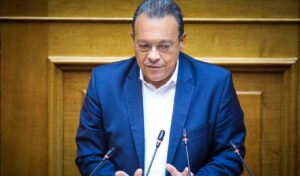 SYRIZA launches full attack on Mitsotakis over Tsipras government references