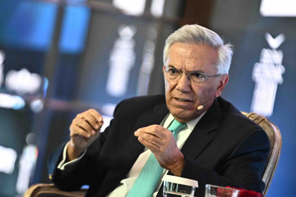 Valinakis slams Mitsotakis’ Eastern Mediterranean Conference proposal