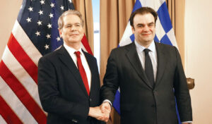 Greek Finance Minister meets US Treasury Secretary in Washington