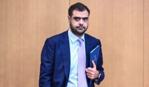 Pavlos Marinakis on Unknown Soldier monument: “Amendment has no connection to Routsi’s struggle”
