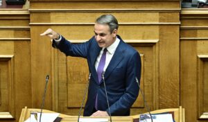 Mitsotakis on Unknown Soldier controversy: Dendias expressed no disagreement with the provision – Live