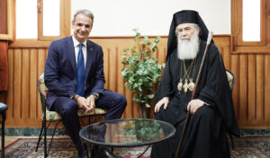 Mitsotakis attends Archbishop Symeon’s enthronement at Mount Sinai