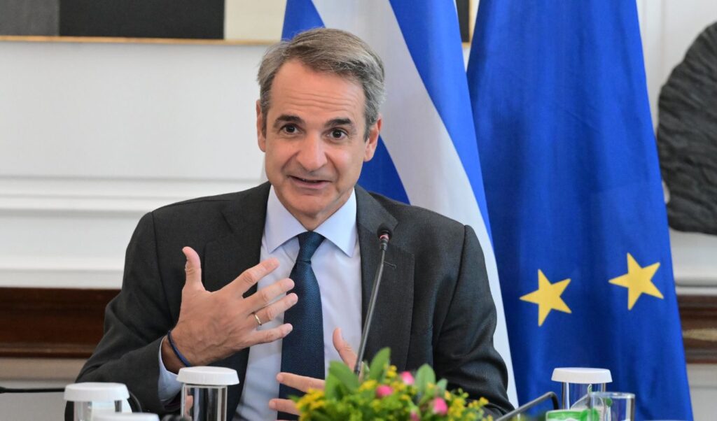 Mitsotakis at critical EU summit: Messages on Ukraine, Southern Europe defense and air shield