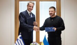 Mitsotakis-Zelensky phone call: Ukraine developments discussed before Trump meeting
