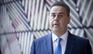 Greece won’t blackmail over Cyprus cable, minister says
