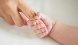 1-year-old baby from Patisia: 27-year-old Egyptian faces court after using drugs in front of infant daughter