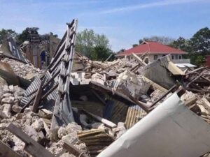 Philippines earthquake: Greek resident describes panic and chaos