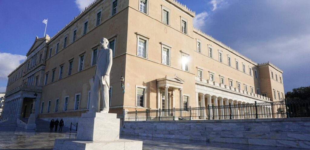 Greece submits budget draft with €1.7bn support measures