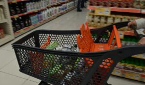 Greek supermarkets to display dual pricing with mandatory producer prices