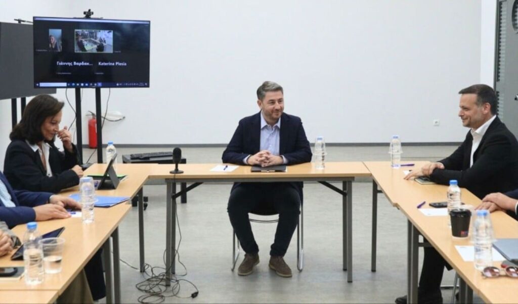 PASOK: Internal opposition plans pressure tactics on Androulakis