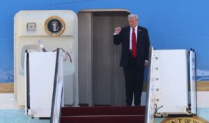 Trump receives “royal” welcome in Japan with gold leaf golf balls