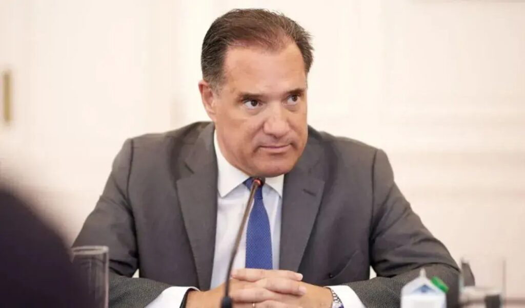 Health minister warns lab doctors: No extra charges for patients