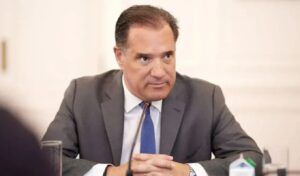 Health minister warns lab doctors: No extra charges for patients