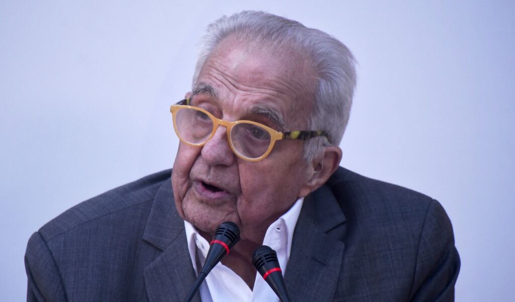 Final farewell to Alekos Flambouraris: Tsipras confidant dies