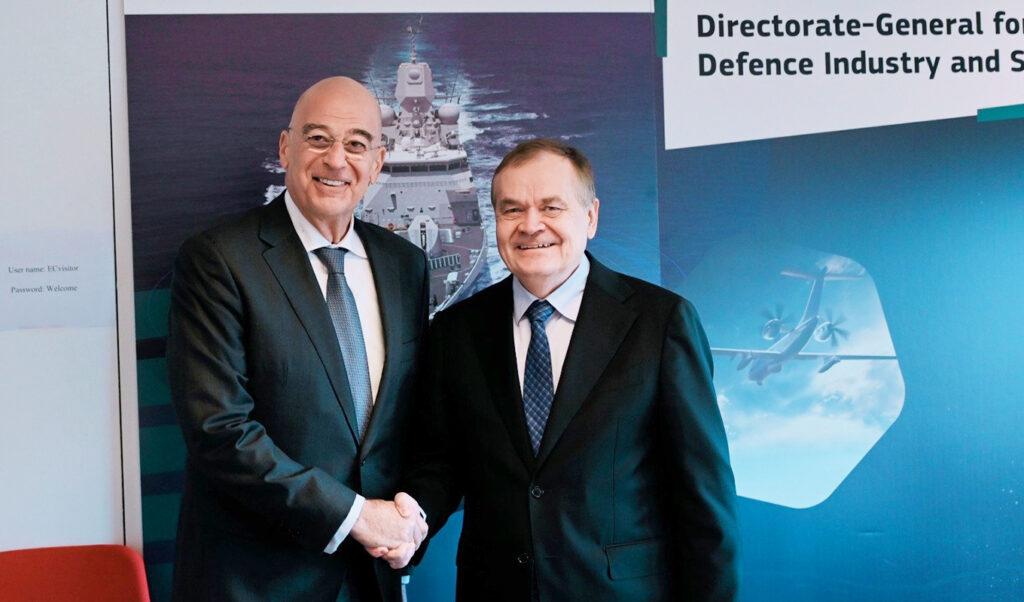 Nikos Dendias meets EU defense chief on SAFE program ahead of deadline