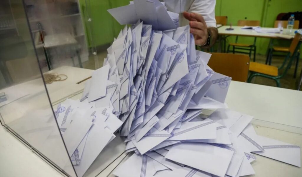 New Democracy approaches 30% despite widespread dissatisfaction