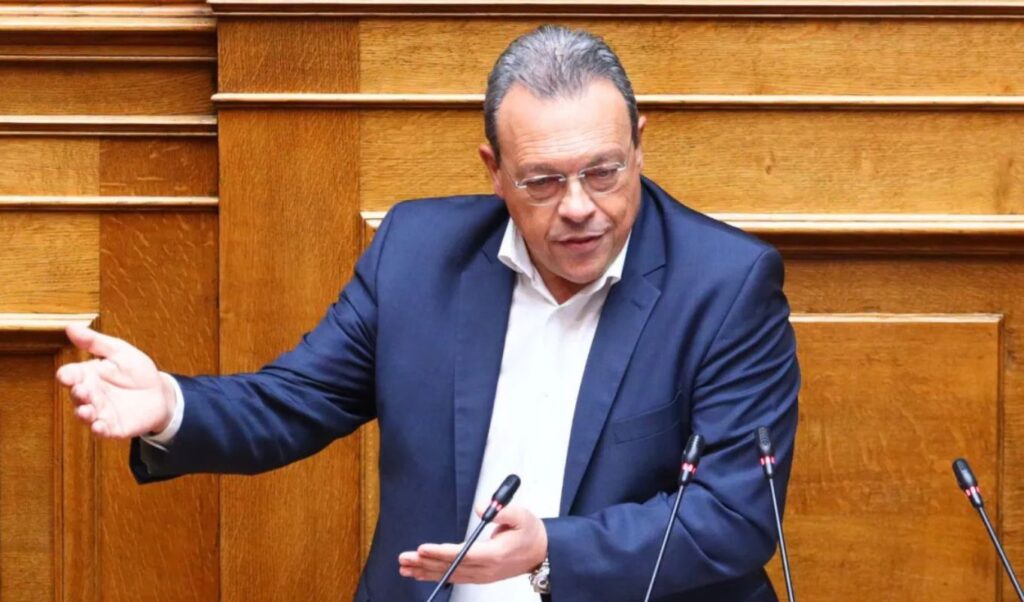 Famellos walks tightrope in SYRIZA crisis over Tsipras inclusion